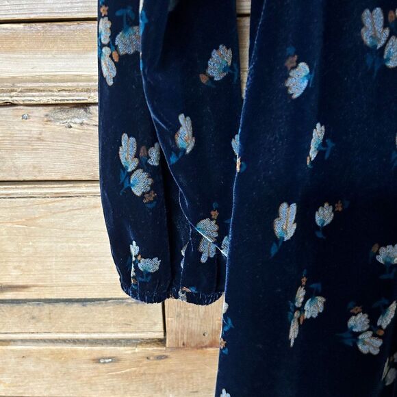 Cabi Small Dress Blue Floral Velvet Knee Length V-Neck Pockets Zipper‎ Belted - Picture 7 of 12